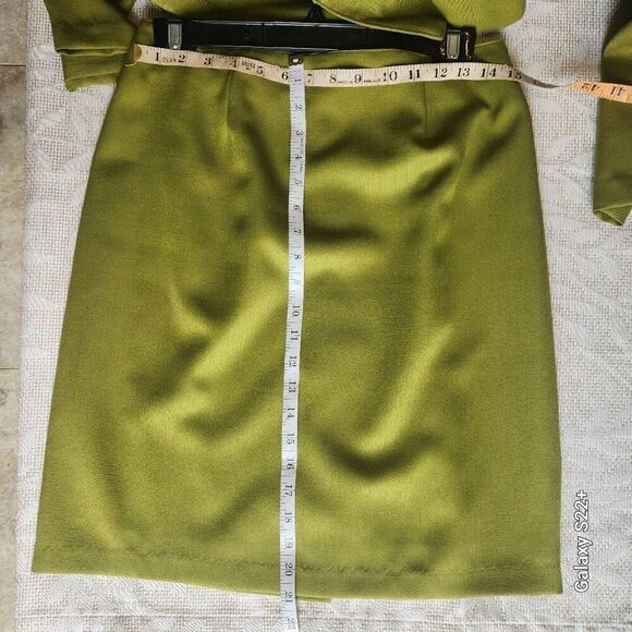 NYCC 2 pc Beautiful green skirt and jacket set, NWOT - Picture 2 of 14